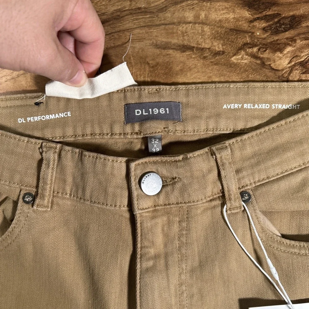 NWT DL1961 Jeans Men's 32x32 Khaki Avery Relaxed Straight DL Performance Stretch